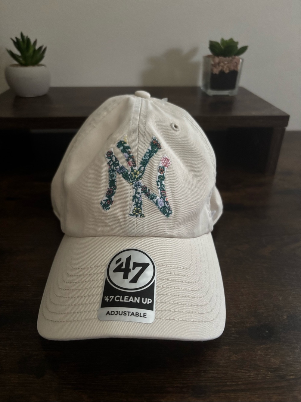 Anthropologie x 47 Clean Up NY Yankees Floral Embroidered Baseball Cap Bone.